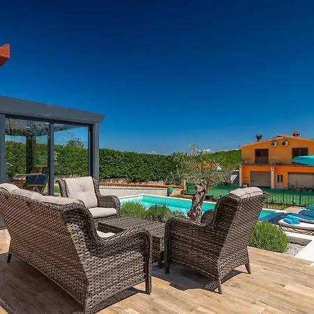 Krasna Kuca * プーラ