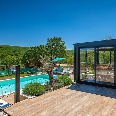 Krasna Kuca 別荘 *