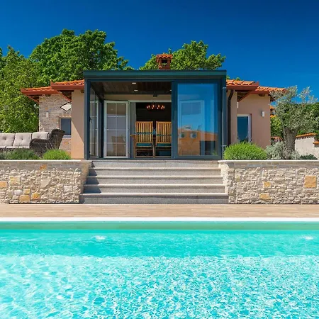 Krasna Kuca Holiday home *
