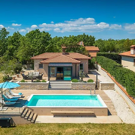 Krasna Kuca 別荘 *