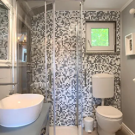 Krasna Kuca プーラ