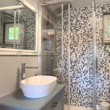 Krasna Kuca * プーラ