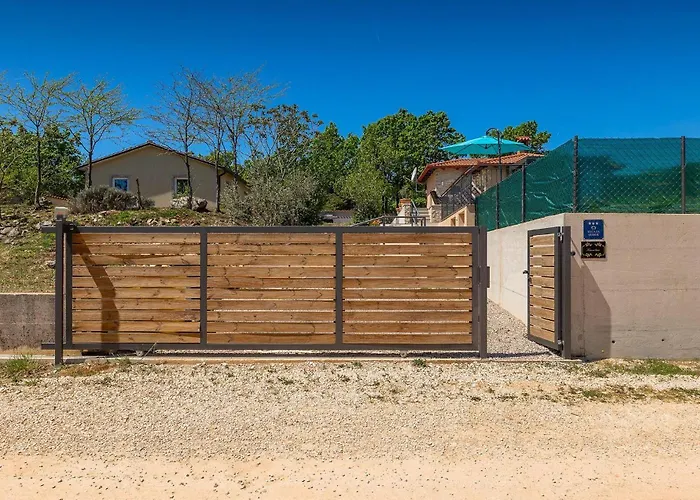 Krasna Kuca Hébergement de vacances *